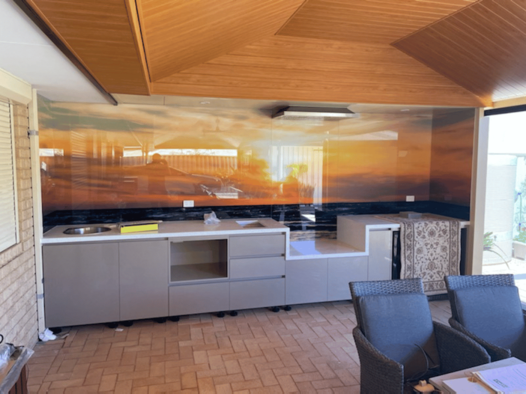 glass splashback outdoor kitchen outdoor living