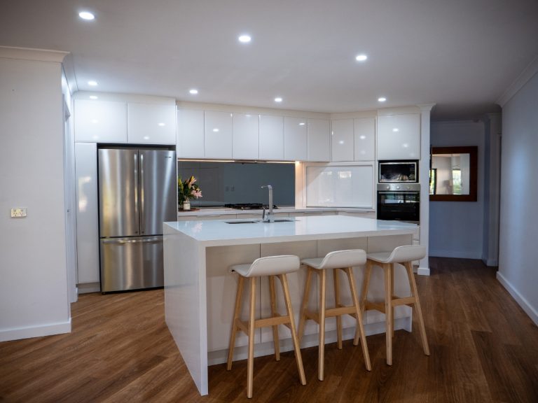 DGW White Kitchen Splashbacks (5)
