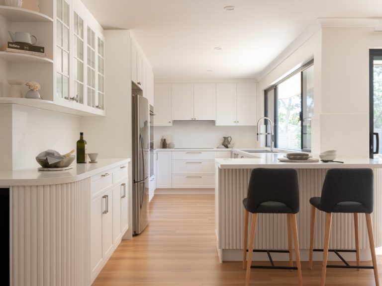 DGW White Kitchen Splashbacks